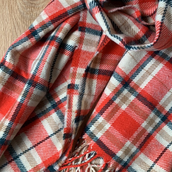 J.CREW FACTORY Plaid Scarf 🧣 - Picture 3 of 5